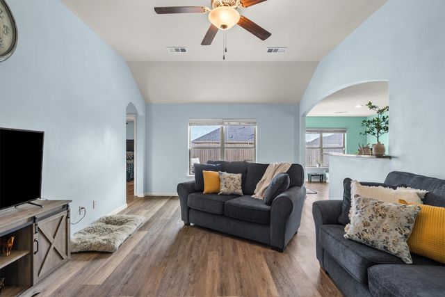 4006 Lakeview Drive, Sanger, TX 76266