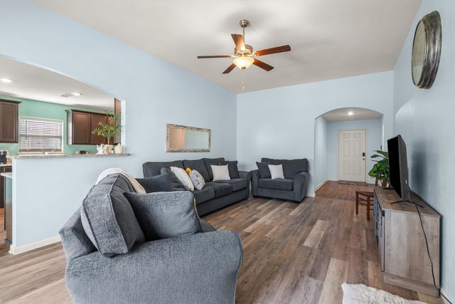 4006 Lakeview Drive, Sanger, TX 76266