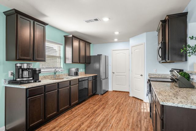 4006 Lakeview Drive, Sanger, TX 76266