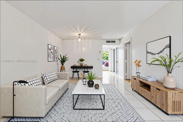 2200 Park Ln 109, Hollywood, FL 33021