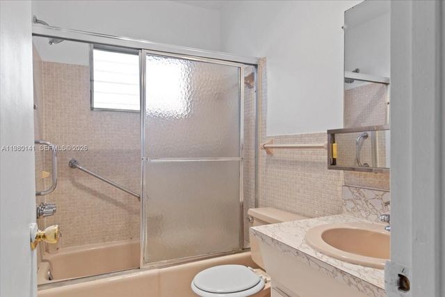 2200 Park Ln 109, Hollywood, FL 33021