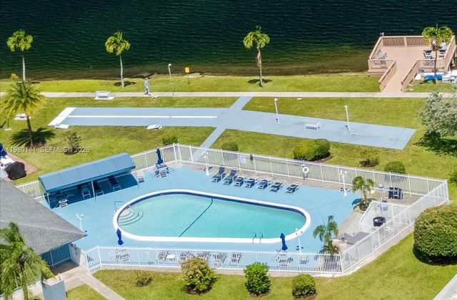 2200 Park Ln 109, Hollywood, FL 33021