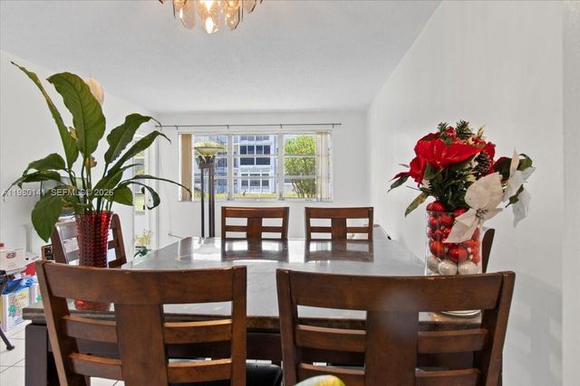 2200 Park Ln 109, Hollywood, FL 33021