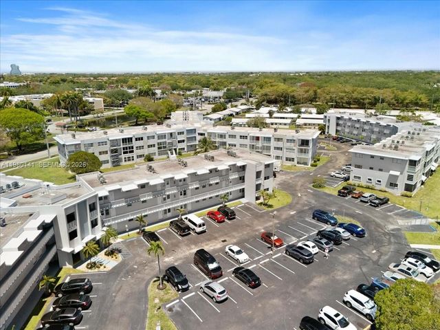 2200 Park Ln 109, Hollywood, FL 33021