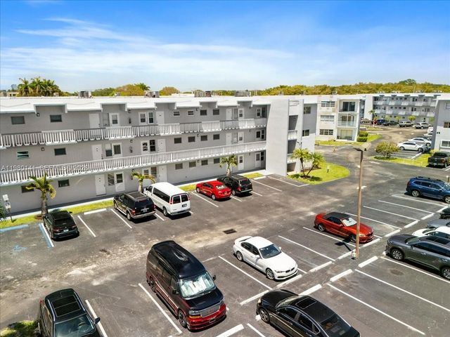 2200 Park Ln 109, Hollywood, FL 33021
