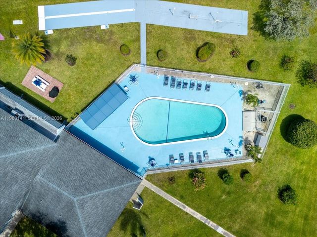 2200 Park Ln 109, Hollywood, FL 33021