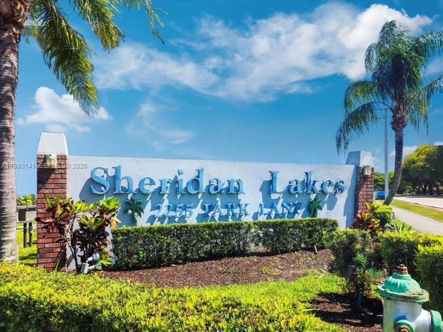 2200 Park Ln 109, Hollywood, FL 33021