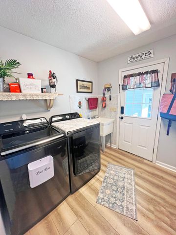 22 Ridge Lake Drive, Manning, SC 29102