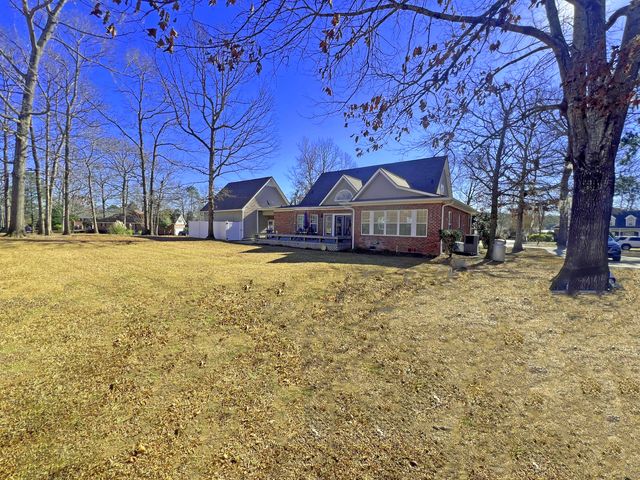 22 Ridge Lake Drive, Manning, SC 29102