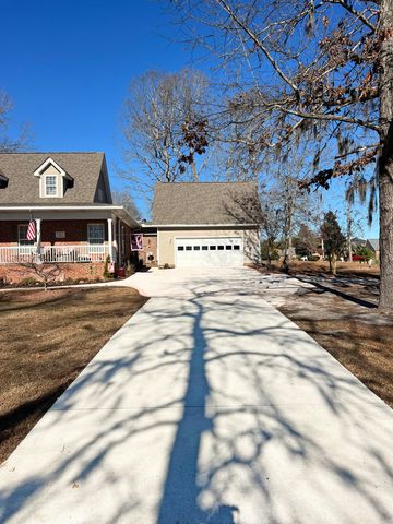 22 Ridge Lake Drive, Manning, SC 29102