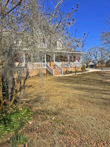 22 Ridge Lake Drive, Manning, SC 29102