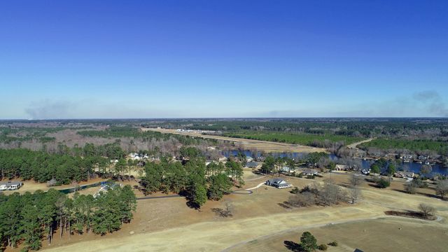 22 Ridge Lake Drive, Manning, SC 29102