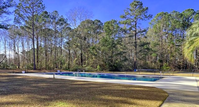 22 Ridge Lake Drive, Manning, SC 29102