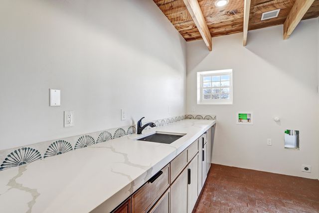 3100 Los Anayas Road NW, Albuquerque, NM 87104