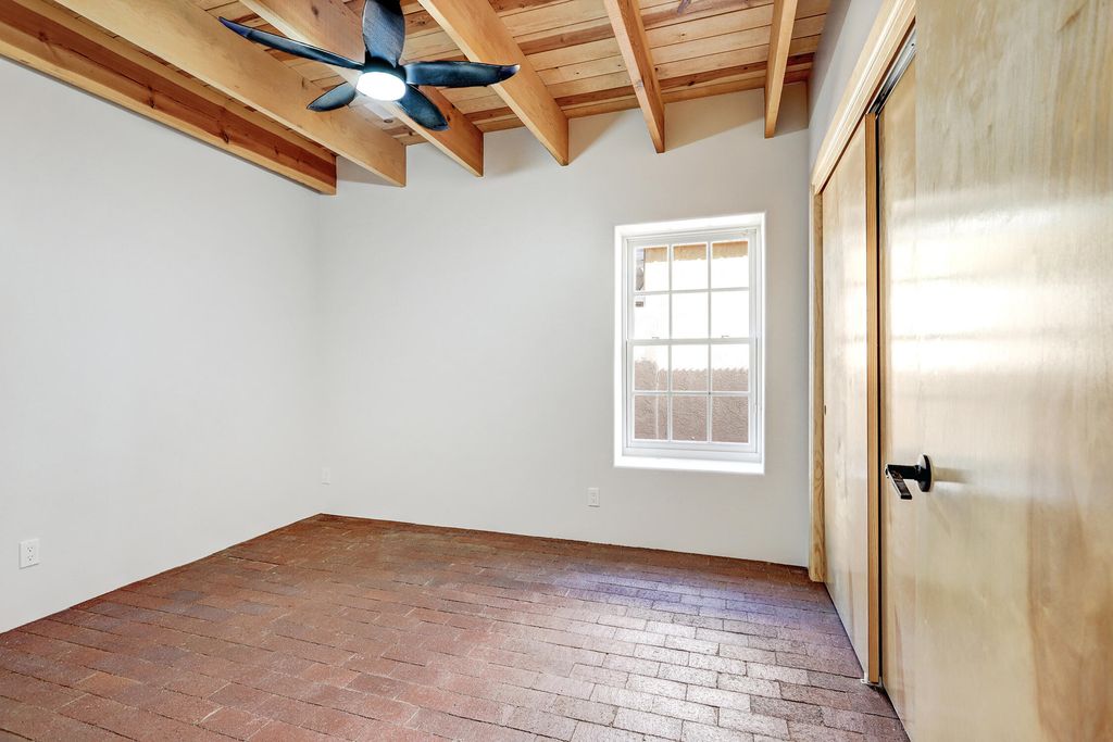 Image 18 of property listing at 3100 Los Anayas Road NW, Albuquerque, NM 87104