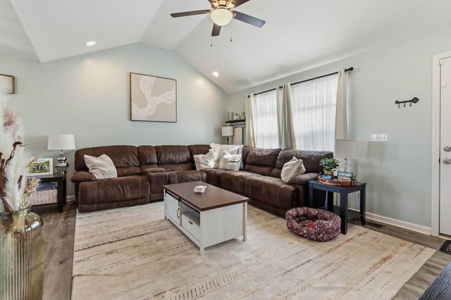 110 Fentress Spur Rd, Berea, KY 40403