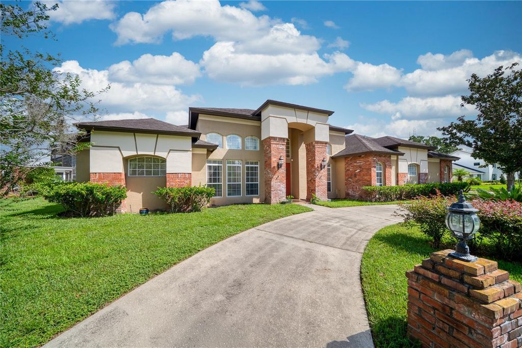 Image 1 of property listing at 2335 FOREST CLUB DRIVE, Orlando, FL 32804