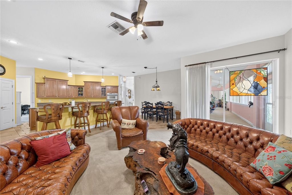 Image 13 of property listing at 2335 FOREST CLUB DRIVE, Orlando, FL 32804