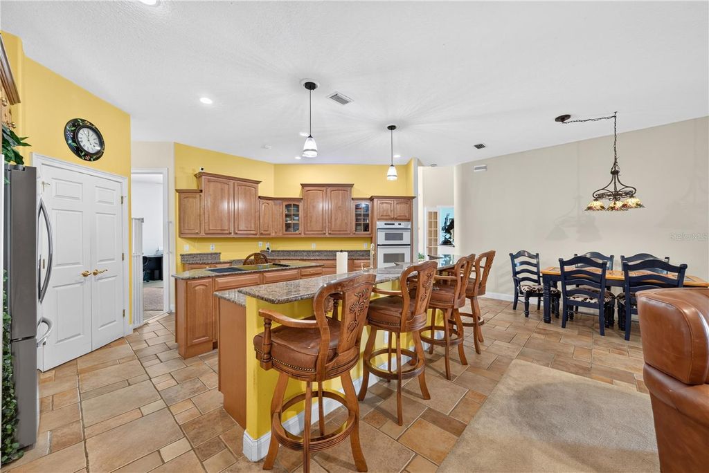Image 14 of property listing at 2335 FOREST CLUB DRIVE, Orlando, FL 32804