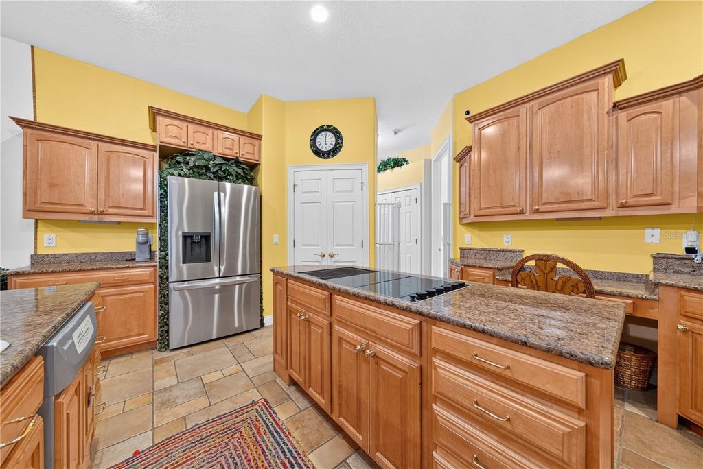 Image 18 of property listing at 2335 FOREST CLUB DRIVE, Orlando, FL 32804