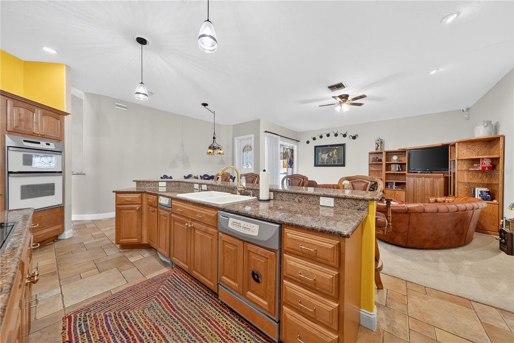 Image 19 of property listing at 2335 FOREST CLUB DRIVE, Orlando, FL 32804