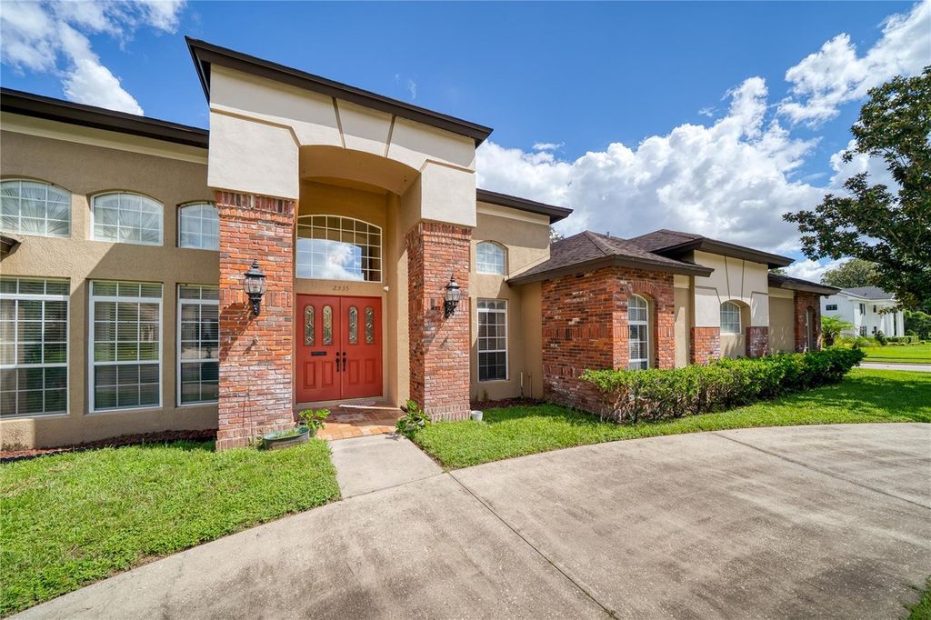 Image 3 of property listing at 2335 FOREST CLUB DRIVE, Orlando, FL 32804