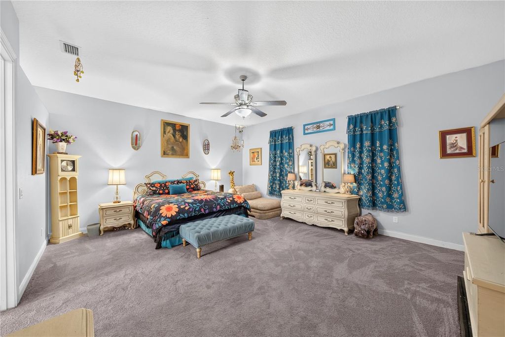 Image 23 of property listing at 2335 FOREST CLUB DRIVE, Orlando, FL 32804