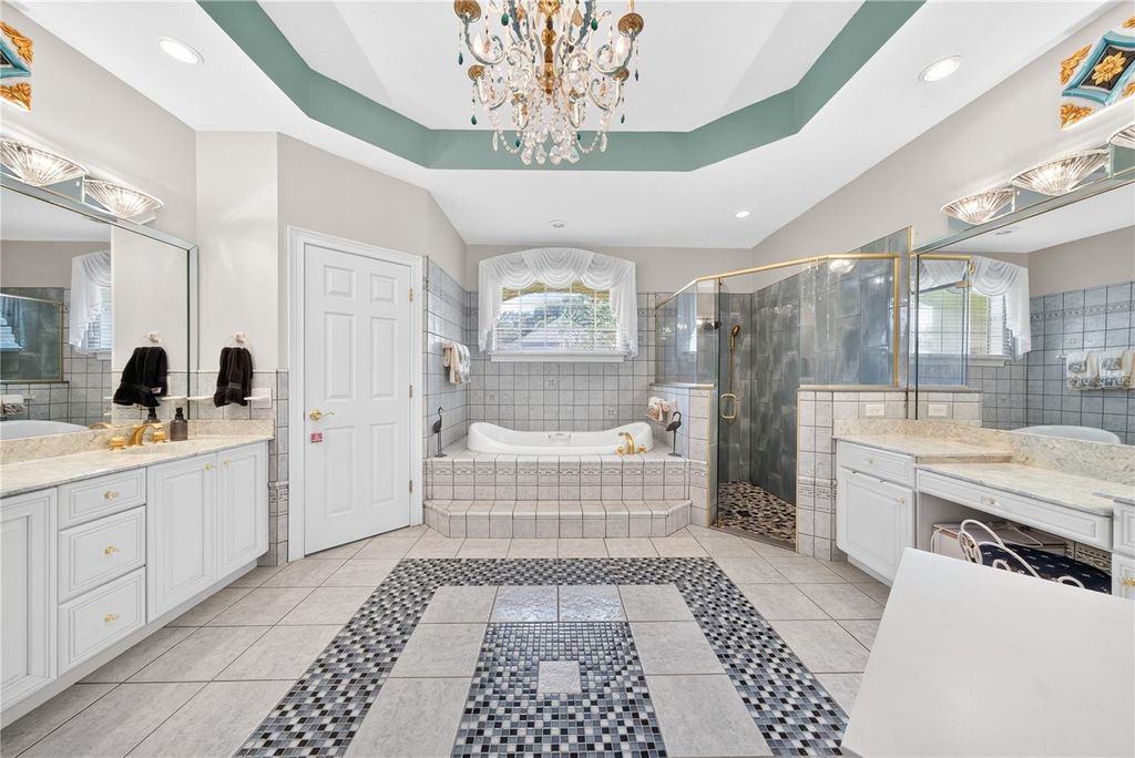 Image 25 of property listing at 2335 FOREST CLUB DRIVE, Orlando, FL 32804