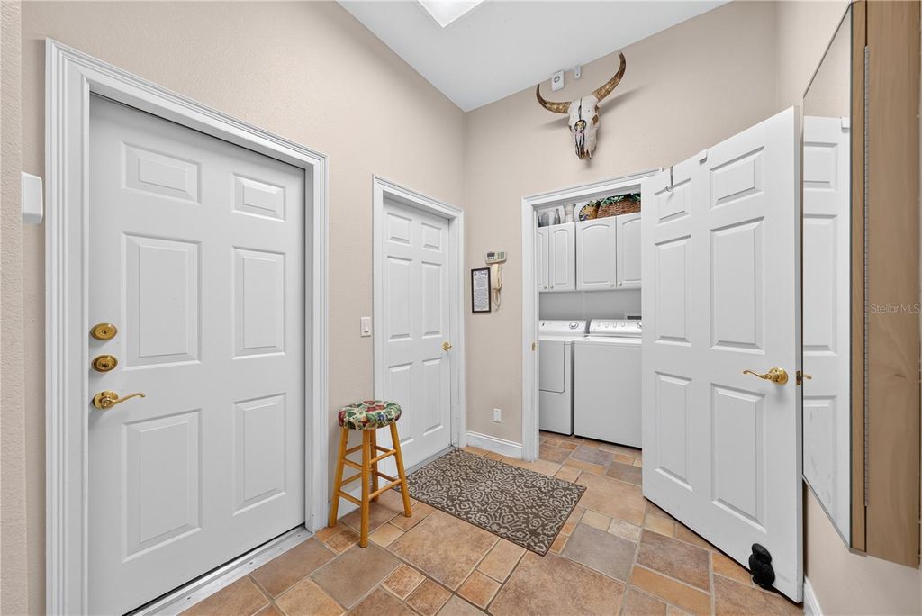 Image 33 of property listing at 2335 FOREST CLUB DRIVE, Orlando, FL 32804