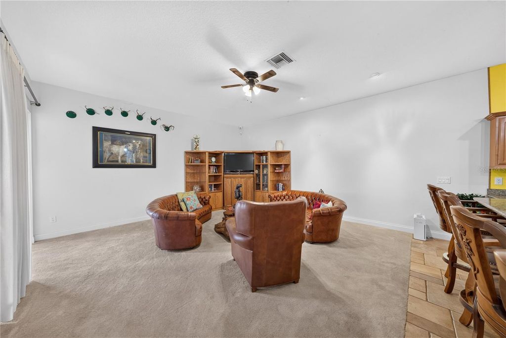 Image 10 of property listing at 2335 FOREST CLUB DRIVE, Orlando, FL 32804