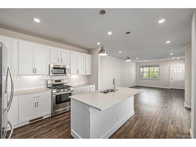 2858 S Delaware St, Englewood, CO 80110