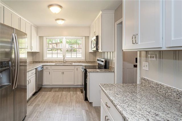 130 S Churchill Drive, Fayetteville, NC 28303