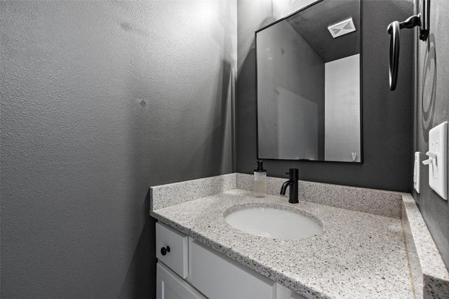 2207 Saint Andrews Drive, North Liberty, IA 52317