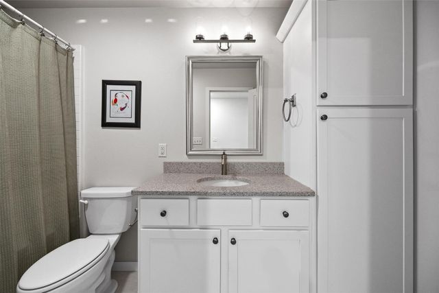 2207 Saint Andrews Drive, North Liberty, IA 52317