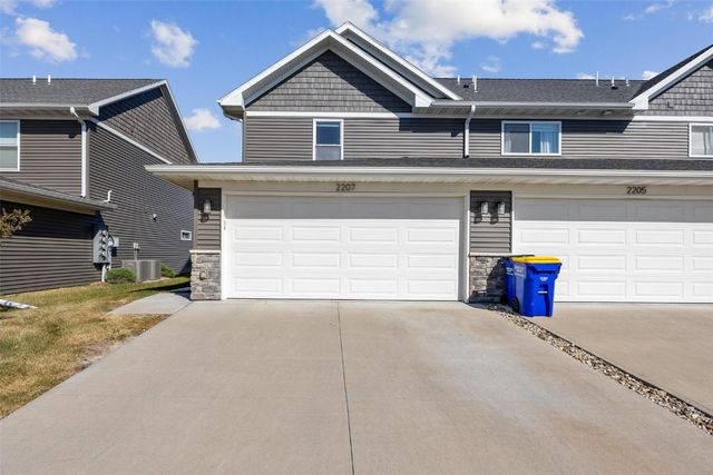 2207 Saint Andrews Drive, North Liberty, IA 52317
