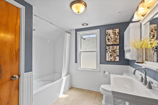 2624 N 70th STREET, Wauwatosa, WI 53213