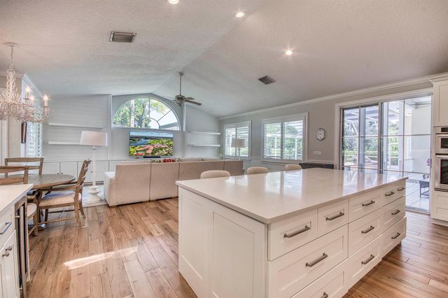 185 Thornton Drive, Palm Beach Gardens, FL 33418