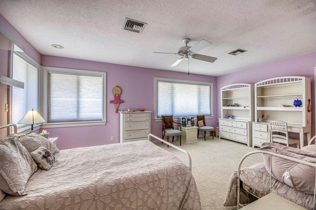 185 Thornton Drive, Palm Beach Gardens, FL 33418