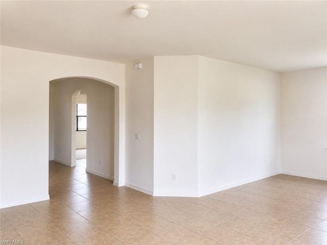 705 SW 23rd TER, Cape Coral, FL 33991