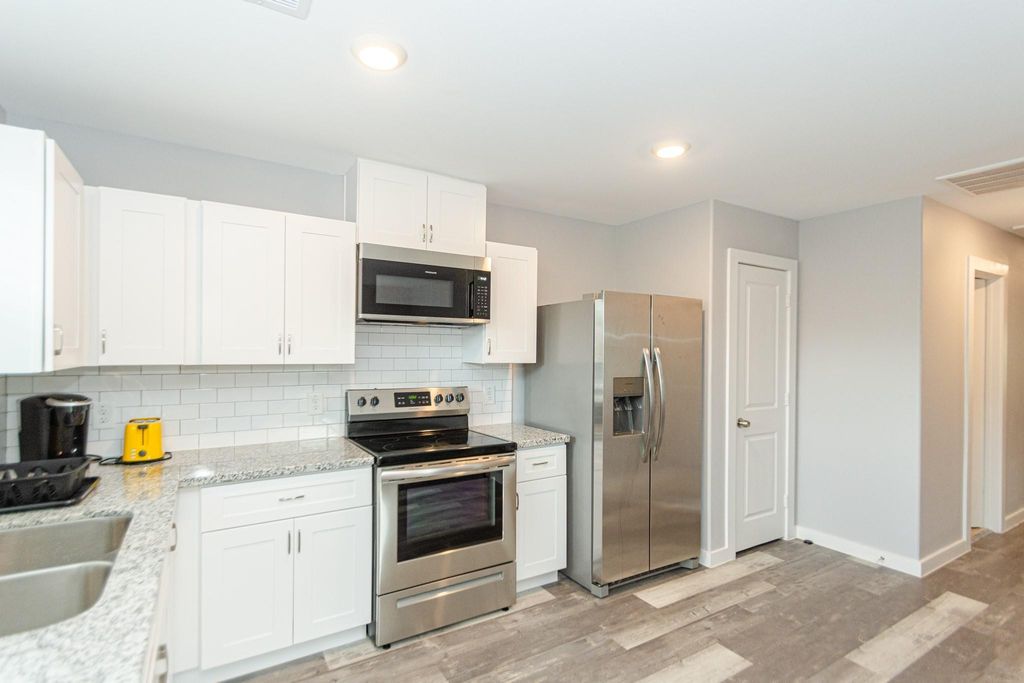 618 Maple Way A-B, Houston, TX 77015