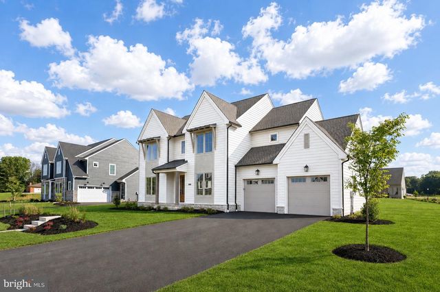 840 WHEATFIELD LN, Lebanon, PA 17042