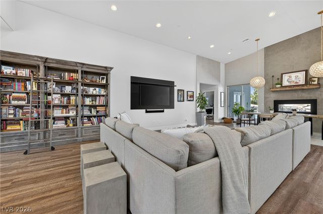 306 East Country Club Drive, Henderson, NV 89015