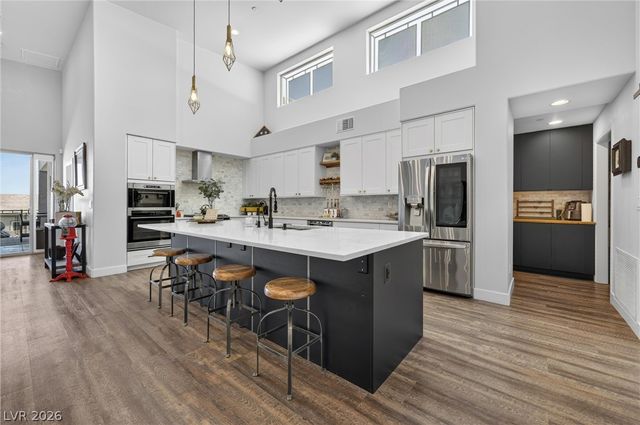 306 East Country Club Drive, Henderson, NV 89015