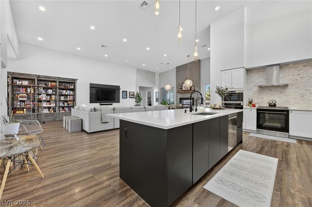 306 East Country Club Drive, Henderson, NV 89015