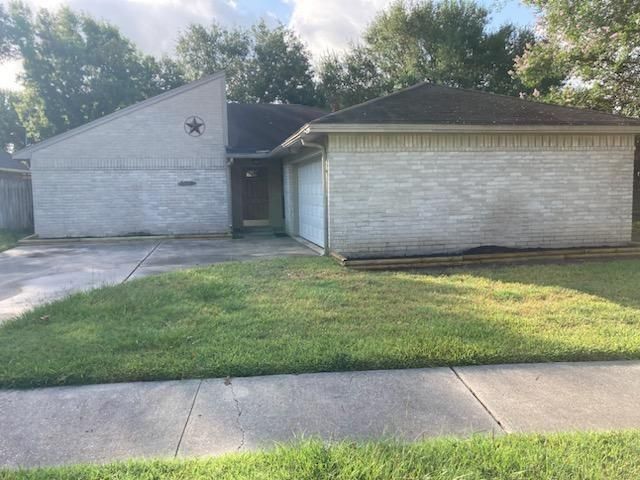 21318 Meadowhill Drive, Spring, TX 77388