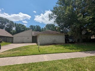 21318 Meadowhill Drive, Spring, TX 77388