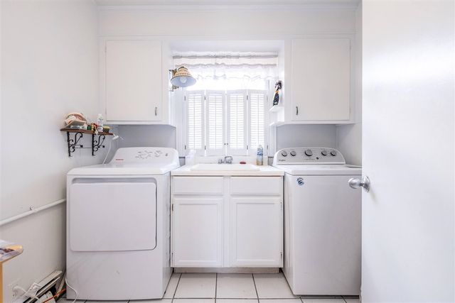 25200 Waycross Road, Southfield, MI 48033