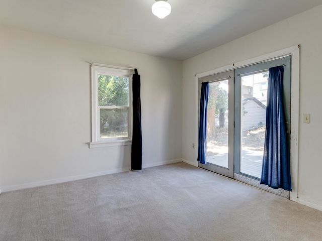 324 4th St, Cheney, WA 99004