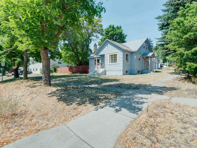 324 4th St, Cheney, WA 99004