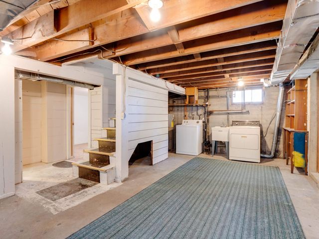 324 4th St, Cheney, WA 99004